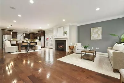 154 Sweetbriar Village Trl, Pittsburgh, PA 15211 - Photo 3
