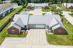 203 Brookstone Ct, Center Township, PA 16001 - Photo 25