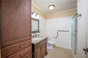 203 Brookstone Ct, Center Township, PA 16001 - Photo 15