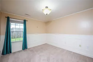 203 Brookstone Ct, Center Township, PA 16001 - Photo 13