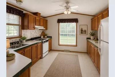 124 Woodbine Ln, Oakland Township, PA 16001 - Photo 5