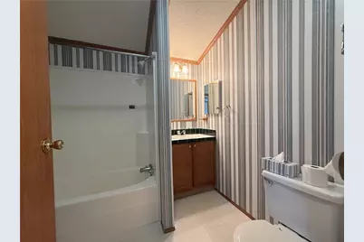 124 Woodbine Ln, Oakland Township, PA 16001 - Photo 15