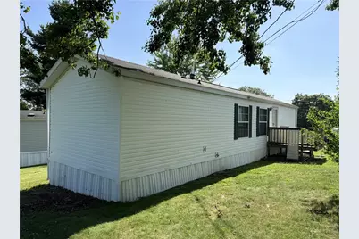 124 Woodbine Ln, Oakland Township, PA 16001 - Photo 1