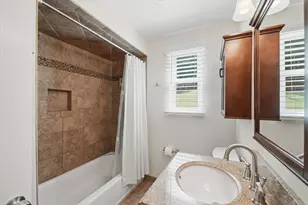 8424 Edwood Rd, Pittsburgh, PA 15237 - Photo 17