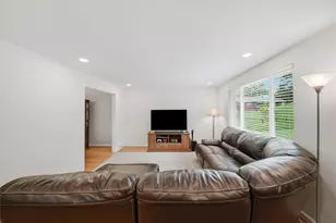 8424 Edwood Rd, Pittsburgh, PA 15237 - Photo 5