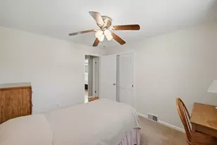 8424 Edwood Rd, Pittsburgh, PA 15237 - Photo 21