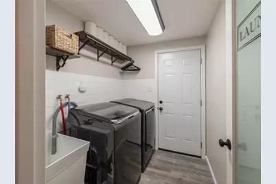 236 Lisa Dr, Bethel Park, PA 15102 - Photo 15