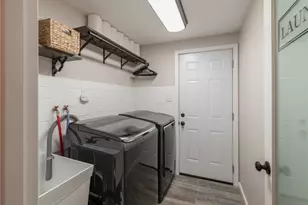 236 Lisa Dr, Bethel Park, PA 15102 - Photo 15