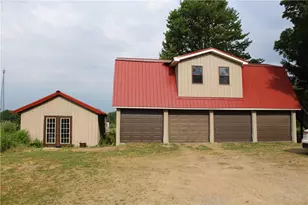 28 Deniker Ln, Wolf Creek Township, PA 16127 - Photo 13