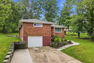 208 Maplewood Dr, Peters Township, PA 15317 - Photo 3