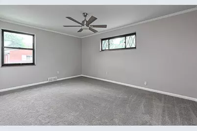 2200 William Penn Highway, Pittsburgh, PA 15235 - Photo 9