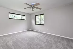 2200 William Penn Hwy, Pittsburgh, PA 15235 - Photo 9