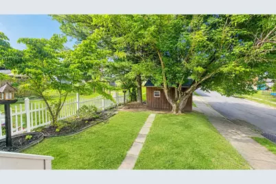 439 Longfellow Street, Vandergrift, PA 15690 - Photo 15