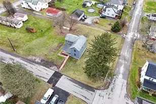 2013 S Jefferson St, Shenango Township, PA 16102 - Photo 3