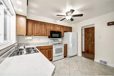 2861 Middletown Rd, Pittsburgh, PA 15204 - Photo 17