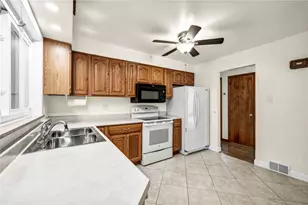 2861 Middletown Rd, Pittsburgh, PA 15204 - Photo 17