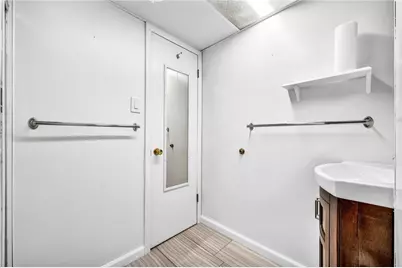 2861 Middletown Rd, Pittsburgh, PA 15204 - Photo 11