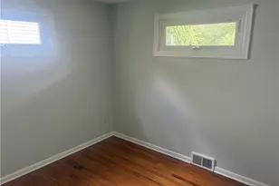 636 Lyle Dr, Hermitage, PA 16148 - Photo 11