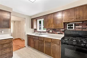 1397 Pesavento Dr, Bridgeville, PA 15017 - Photo 11