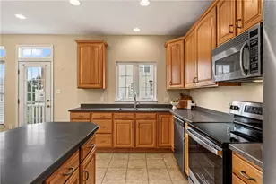 208 Village Pl, Pine Township, PA 15090 - Photo 13