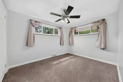 1560 Rosemary Dr, Pittsburgh, PA 15090 - Photo 23