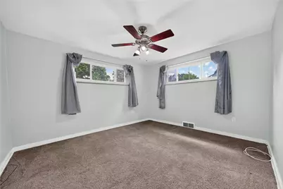 1560 Rosemary Dr, Pittsburgh, PA 15090 - Photo 17
