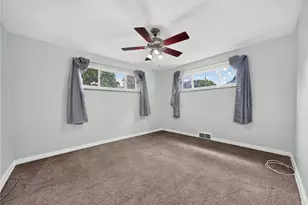 1560 Rosemary Dr, Pittsburgh, PA 15090 - Photo 17