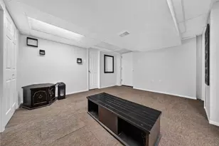 1560 Rosemary Dr, Pittsburgh, PA 15090 - Photo 27