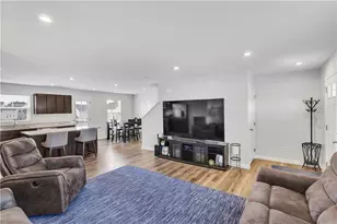415 Fosse Ct, Lancaster Township, PA 16037 - Photo 5