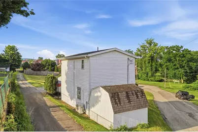 70 N Gordon St, North Union Township, PA 15401 - Photo 9