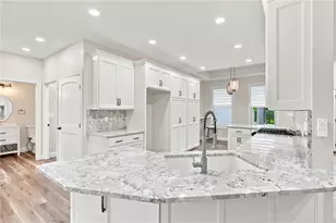 246 Tanglewood Dr, Neshannock Township, PA 16105 - Photo 7