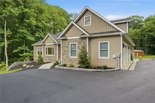 246 Tanglewood Dr, Neshannock Township, PA 16105 - Photo 3