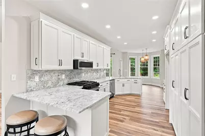 246 Tanglewood Dr, Neshannock Township, PA 16105 - Photo 9