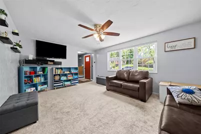 1033 Maripat Dr, South Park, PA 15129 - Photo 9