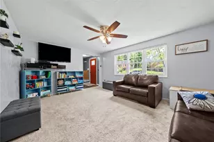 1033 Maripat Dr, South Park, PA 15129 - Photo 9