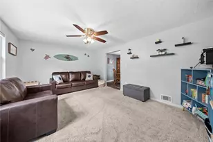1033 Maripat Dr, South Park, PA 15129 - Photo 7