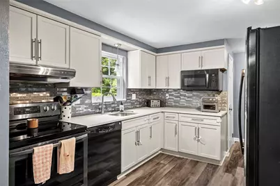 1033 Maripat Dr, South Park, PA 15129 - Photo 15