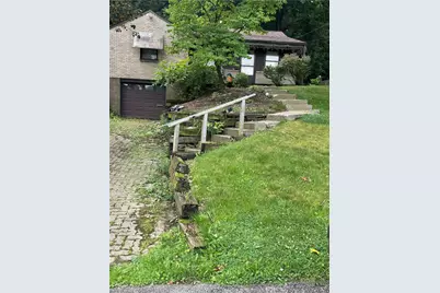 386 Dorothy Dr, Pittsburgh, PA 15235 - Photo 1
