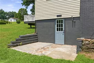201 Hillvue Dr, Twp of But SE, PA 16001 - Photo 25