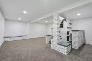 201 Hillvue Dr, Twp of But SE, PA 16001 - Photo 23