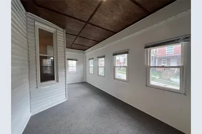 113 Hampton St, Wall Boro, PA 15148 - Photo 9