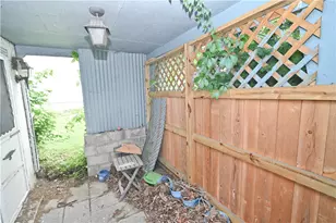 1115 Roosevelt St, Shenango Township, PA 16101 - Photo 3