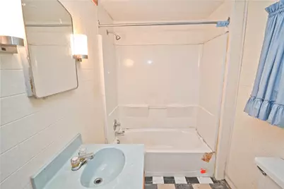 1115 Roosevelt St, Shenango Township, PA 16101 - Photo 11