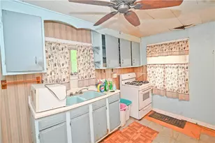 1115 Roosevelt St, Shenango Township, PA 16101 - Photo 5