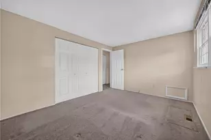 9 Robinwood Dr, Findlay Township, PA 15108 - Photo 11
