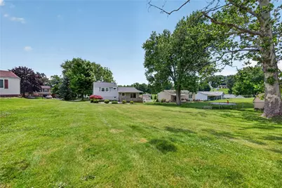 9 Robinwood Dr, Findlay Township, PA 15108 - Photo 27
