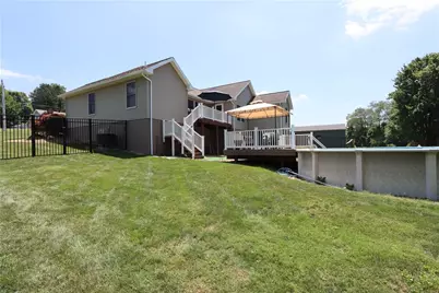 208 Howard Rd, Economy, PA 15143 - Photo 9