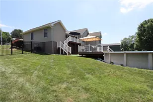 208 Howard Rd, Economy, PA 15143 - Photo 9
