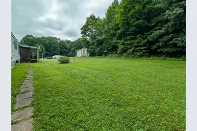 39 Grandview Dr, Perry Township, PA 16130 - Photo 5