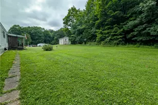 39 Grandview Dr, Perry Township, PA 16130 - Photo 5